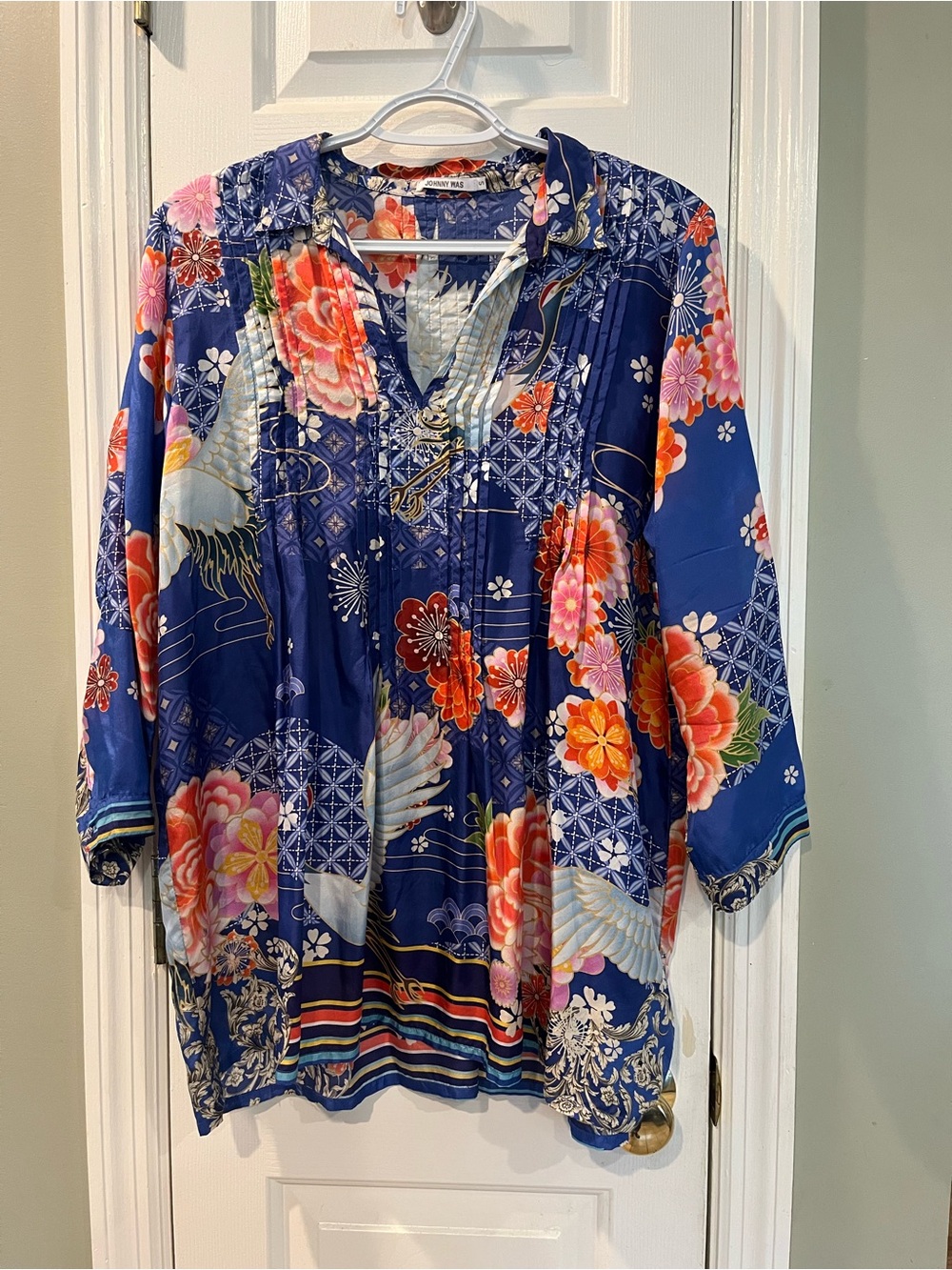 Johnny Was 100% Silk Blue Crane Floral Pintuck Pleat Blouse Tunic Shirt S b3